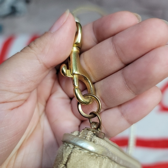 Coach Poppy Limited Edition Wristlet - Picture 8 of 8